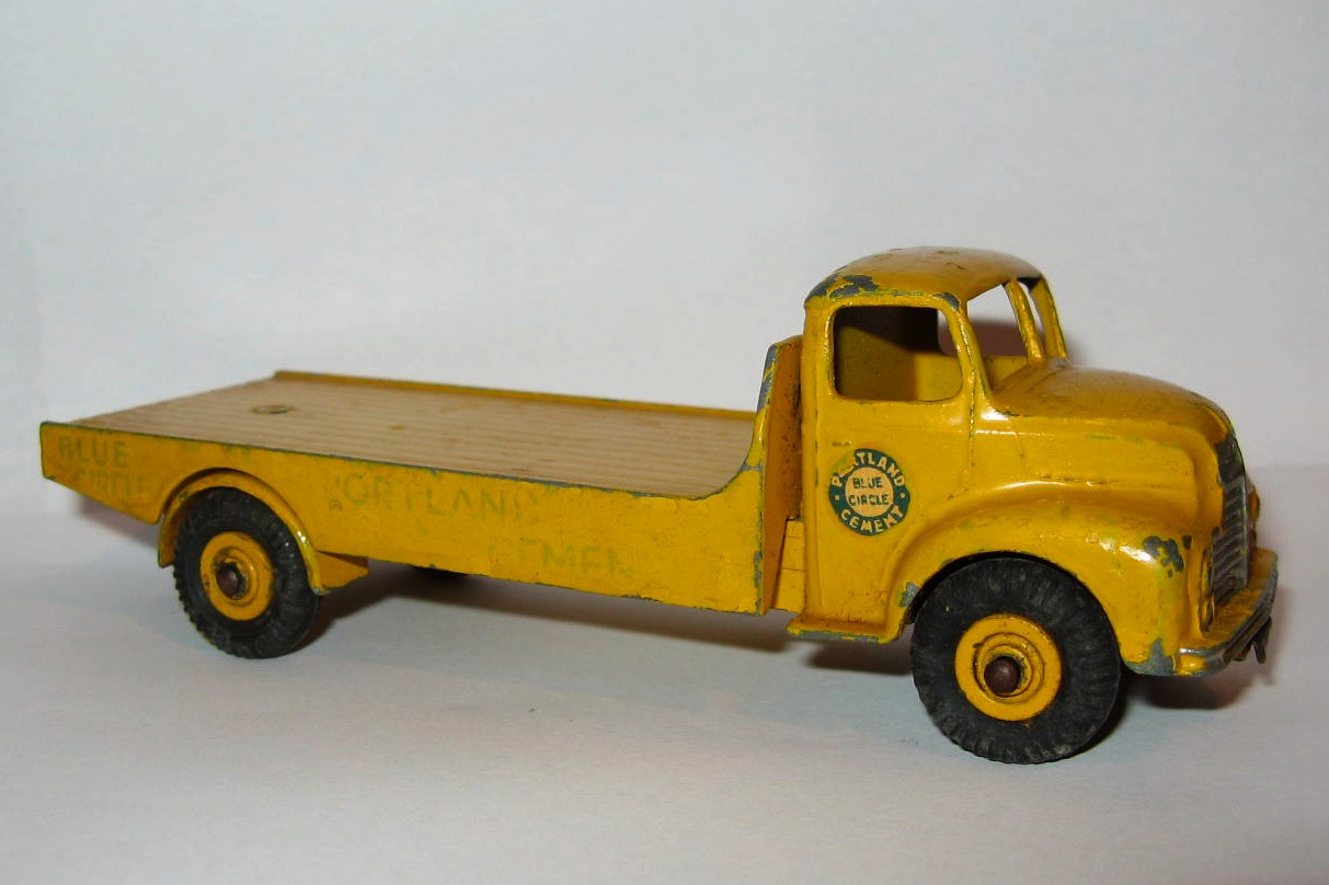 533 LEYLAND COMET CEMENT WAGON.jpg